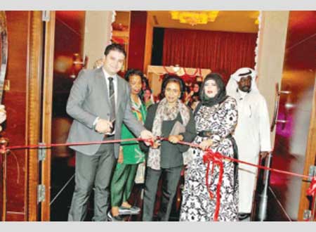 افتتاح معرض بقشة كويتية 