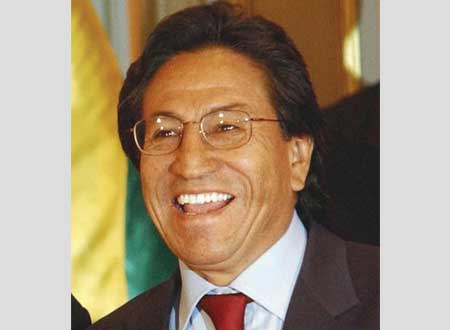 رئيس بيرو السابق أليخاندرو توليدو يطلب من مواطنيه &laquo;العفو ألف مرة&raquo; 