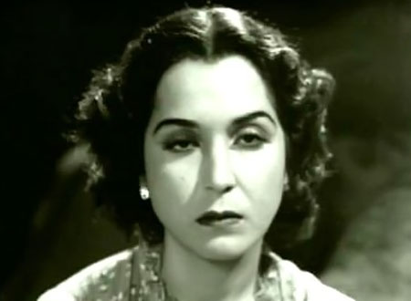 الذكرى الـ16 لوفاة رائدة المسرح العربي فاطمة رشدي