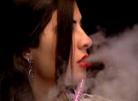 الأردنيات يتفوقن على رجالهن في التدخين 