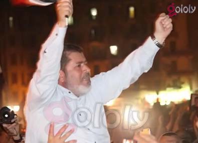 محمد مرسي يؤدي اليمين في ميدان التحرير