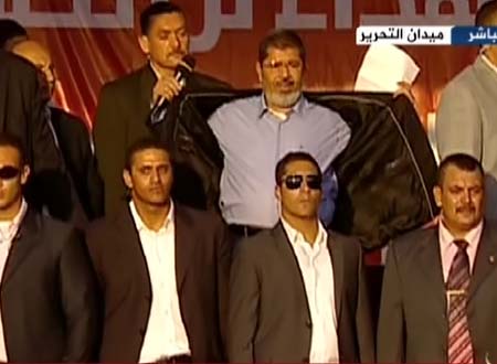 الرئيس محمد مرسي يلغي المواكب والتشريفات 