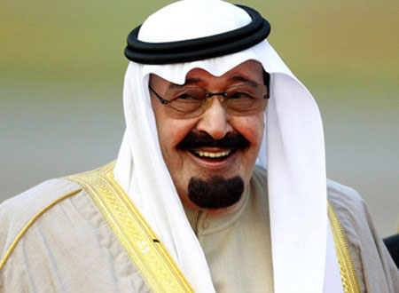 العائلة المالكة تزور الملك عبدالله بن عبدالعزيز.. شاهد