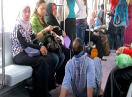 شهادات البنات عن الرجال في عربة سيدات المترو 