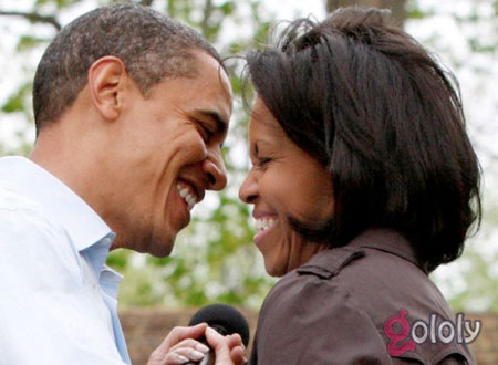 رأي باراك أوباما في &laquo;لوك&raquo; زوجته ميشيل يصيبها بالصدمة