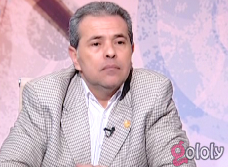 توفيق عكاشة يعتدي على صحفيين ويهشم أجهزتهما
