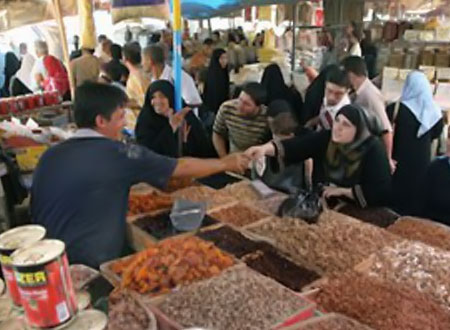الشعب القطري أكثر تمسكًا بالعادات والتقاليد فى شهر رمضان 