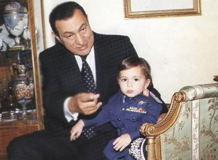 الرئيس المخلوع حسني مبارك: وفاة حفيدي محمد &laquo;كَسَرتني&raquo;