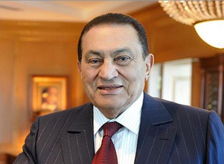 حسني مبارك يحصل على 10 ملايين دولار نظير كتابة مذكراته