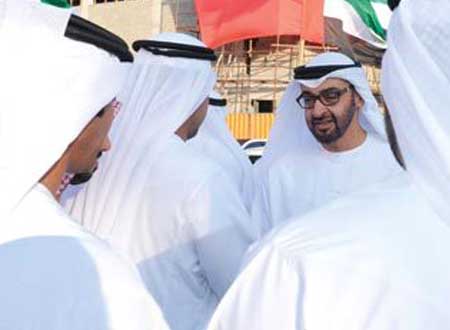 محمد بن زايد يحضر حفل زفاف جماعي في مجلس البطين