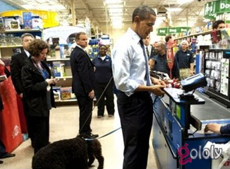 بالصور.. أوباما يتسوق لكلبه &laquo;بو&raquo;