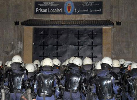 معتقلون في المغرب يضربون عن الطعام  