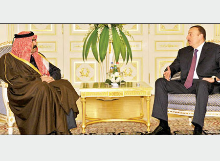 بن خليفة يلتقي الرئيس الأذربيجاني 