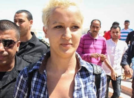 القضاء التونسي يفرج عن ناشطة فيمن العارية أمينة السبوعي 
