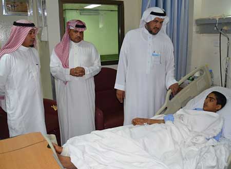 المنيع ينقل تعازي وزير التربية السعودي في وفاة الطالب الغباري