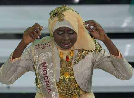 صور وفيديو.. نيجيرية تفوز بلقب ملكة جمال &laquo;مسلمة وورلد&raquo;!