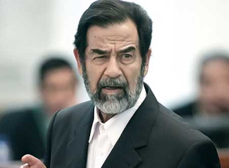بالصور.. صدام حسين بالملابس الداخلية في صحف بريطانيا
