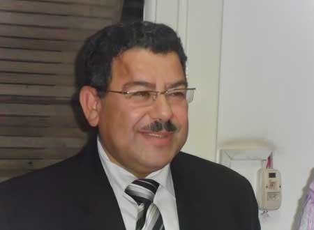 سيف عبد الفتاح يعلن استقالته من هيئة مستشاري الرئيس