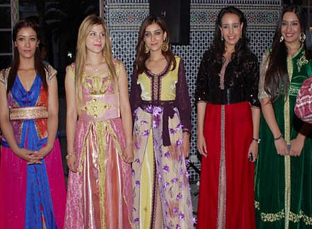خمس فتيات مغربيات يتنافسن على لقب ملكة جمال حب الملوك