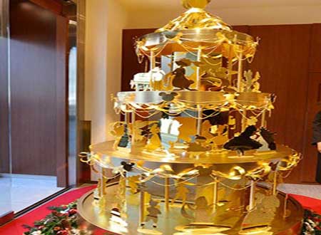 شجرة الميلاد بـ 4.2 مليون دولار في طوكيو