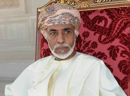 السلطان قابوس بن سعيد يكرم محمد عبده
