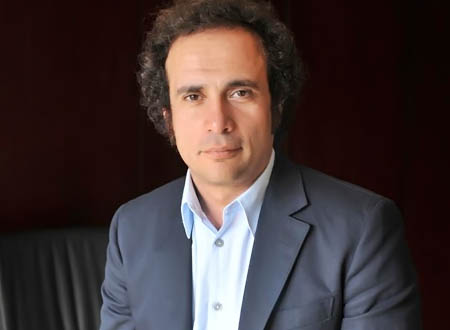 عمرو حمزاوي يدعو لانتفاضة