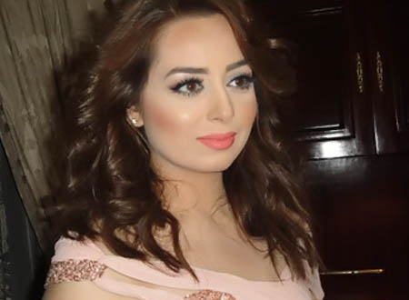 هبة مجدي تؤجل حفل زفافها بسبب وفاة والدها