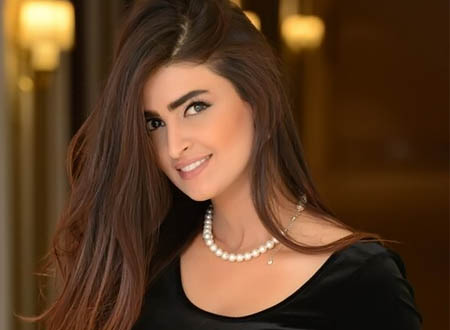 &laquo;سيلفي&raquo; لعلا الفارس مع صديقاتها بـ &laquo;البرانيط&raquo;.. شاهد