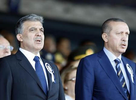 الرئيس التركي عبدالله جول يهاجم أردوغان