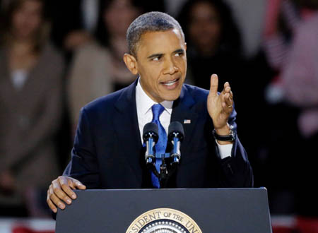 باراك أوباما يصطحب مغني أمريكي خلال زيارة مفاجئة لأفغانستان 