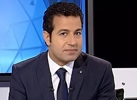 أيمن عزام يتغيب عن جنازة والده