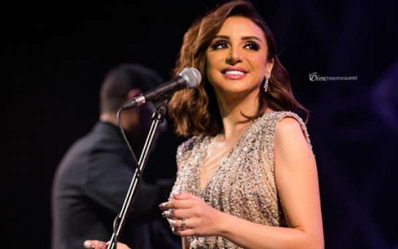بالصور.. أنغام تتألق بالأبيض في أول حفل بعد شفائها
